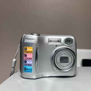 Nikon coolpix 3200 TURNS ON BUT HAS BROKEN LENS